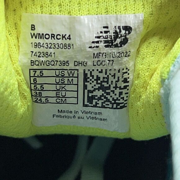 New Balance Women's Light Blue Running Shoes - Picture 11 of 11